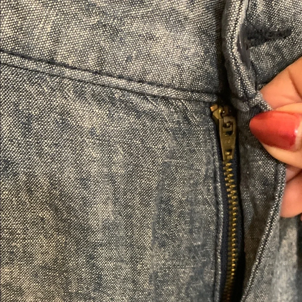 Vintage Levi’s Blue Cargo Shorts Relaxed Fit in size 34
